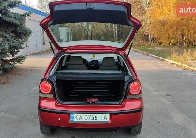 Красный Фольксваген Поло, объемом двигателя 1.4 л и пробегом 240 тыс. км за 4950 $, фото 24 на Automoto.ua