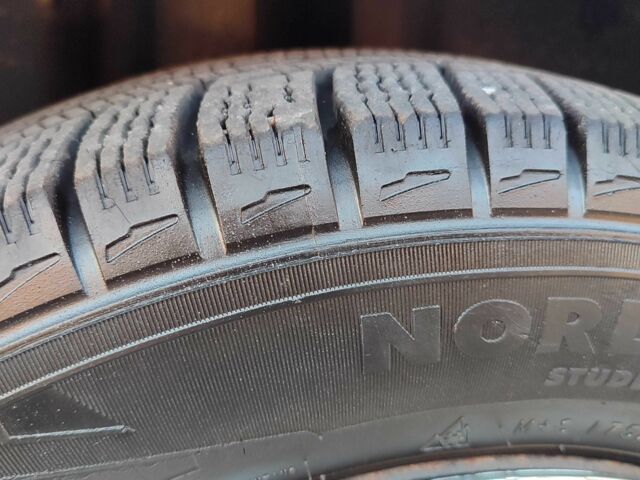 Красный Фольксваген Поло, объемом двигателя 1.4 л и пробегом 240 тыс. км за 4950 $, фото 6 на Automoto.ua