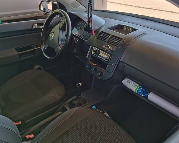 Червоний Фольксваген Поло, об'ємом двигуна 1.4 л та пробігом 262 тис. км за 4200 $, фото 14 на Automoto.ua