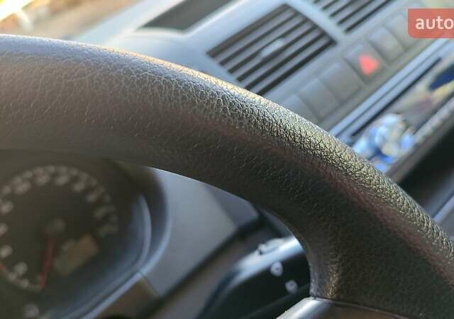 Красный Фольксваген Поло, объемом двигателя 1.4 л и пробегом 240 тыс. км за 4950 $, фото 7 на Automoto.ua