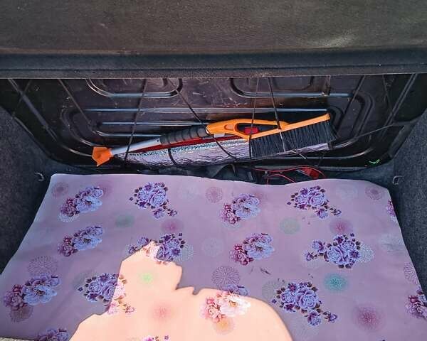 Червоний Фольксваген Поло, об'ємом двигуна 1.4 л та пробігом 262 тис. км за 4200 $, фото 8 на Automoto.ua