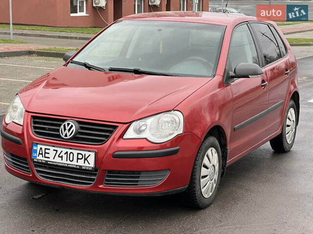 Червоний Фольксваген Поло, об'ємом двигуна 1.4 л та пробігом 180 тис. км за 6000 $, фото 11 на Automoto.ua