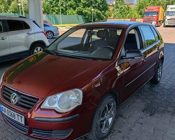 Червоний Фольксваген Поло, об'ємом двигуна 1.4 л та пробігом 262 тис. км за 4200 $, фото 3 на Automoto.ua