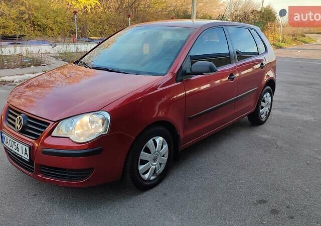 Красный Фольксваген Поло, объемом двигателя 1.4 л и пробегом 240 тыс. км за 4950 $, фото 4 на Automoto.ua