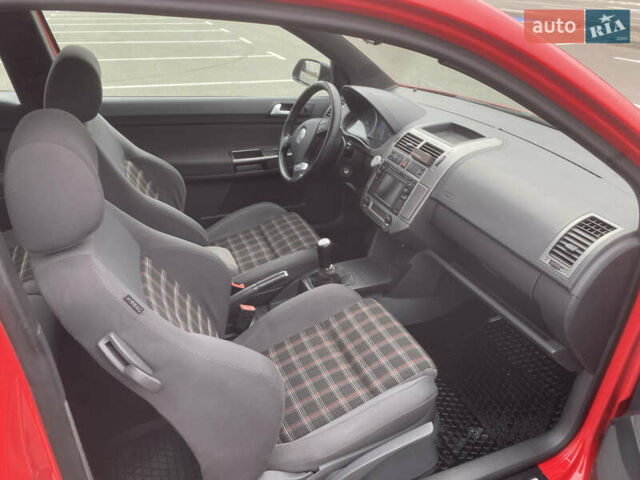 Красный Фольксваген Поло, объемом двигателя 1.78 л и пробегом 265 тыс. км за 7000 $, фото 8 на Automoto.ua