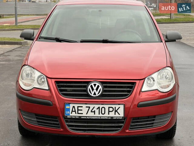 Червоний Фольксваген Поло, об'ємом двигуна 1.4 л та пробігом 180 тис. км за 6000 $, фото 1 на Automoto.ua