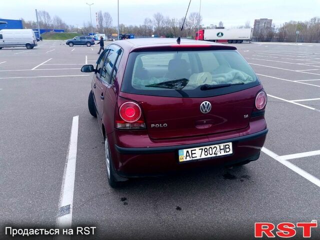 Красный Фольксваген Поло, объемом двигателя 1.4 л и пробегом 289 тыс. км за 5400 $, фото 9 на Automoto.ua