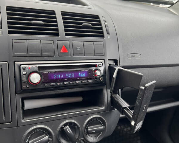 Червоний Фольксваген Поло, об'ємом двигуна 1.4 л та пробігом 180 тис. км за 6000 $, фото 21 на Automoto.ua