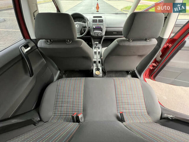 Червоний Фольксваген Поло, об'ємом двигуна 1.4 л та пробігом 180 тис. км за 6000 $, фото 19 на Automoto.ua