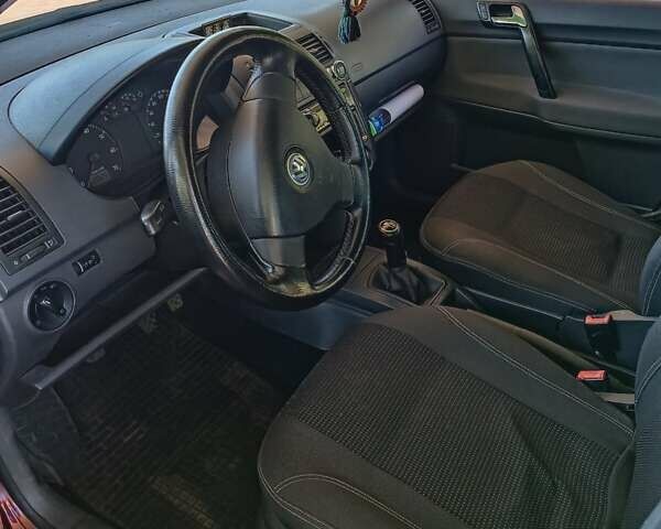 Червоний Фольксваген Поло, об'ємом двигуна 1.4 л та пробігом 262 тис. км за 4200 $, фото 15 на Automoto.ua