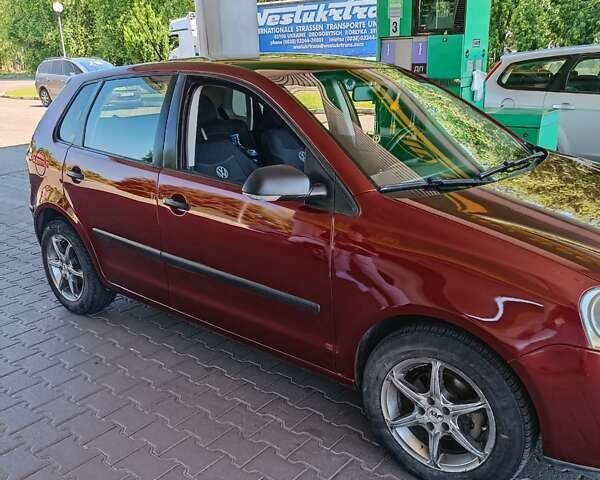 Червоний Фольксваген Поло, об'ємом двигуна 1.4 л та пробігом 262 тис. км за 4200 $, фото 4 на Automoto.ua