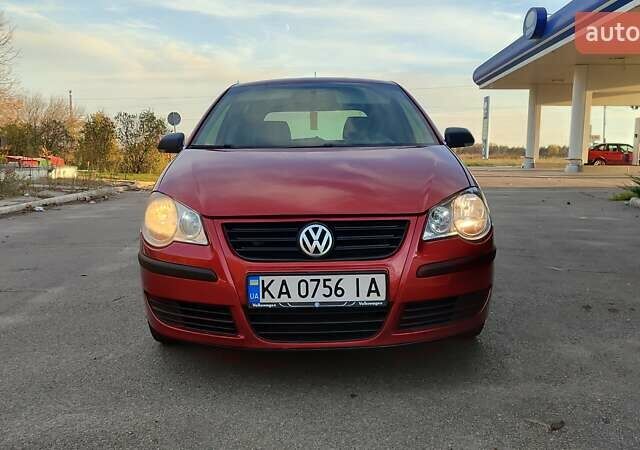 Красный Фольксваген Поло, объемом двигателя 1.4 л и пробегом 240 тыс. км за 4950 $, фото 6 на Automoto.ua