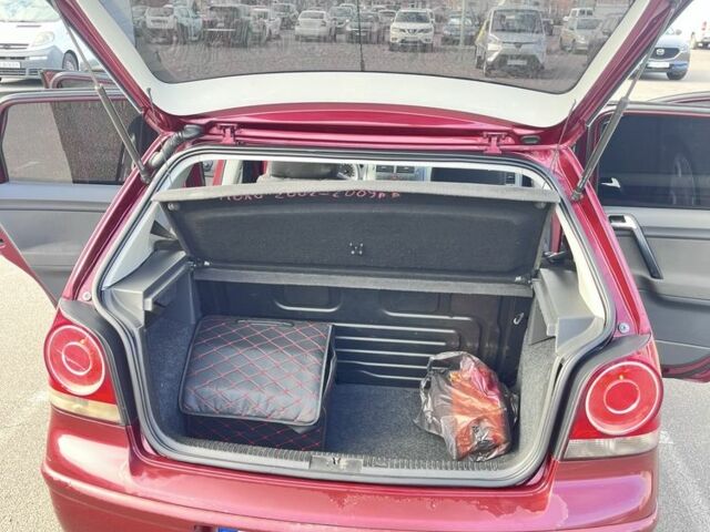 Червоний Фольксваген Поло, об'ємом двигуна 1.4 л та пробігом 178 тис. км за 5300 $, фото 7 на Automoto.ua