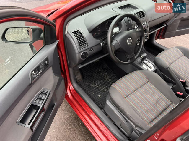 Червоний Фольксваген Поло, об'ємом двигуна 1.4 л та пробігом 180 тис. км за 6000 $, фото 25 на Automoto.ua