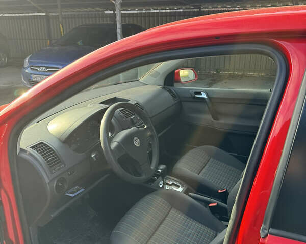 Красный Фольксваген Поло, объемом двигателя 1.4 л и пробегом 105 тыс. км за 6400 $, фото 10 на Automoto.ua