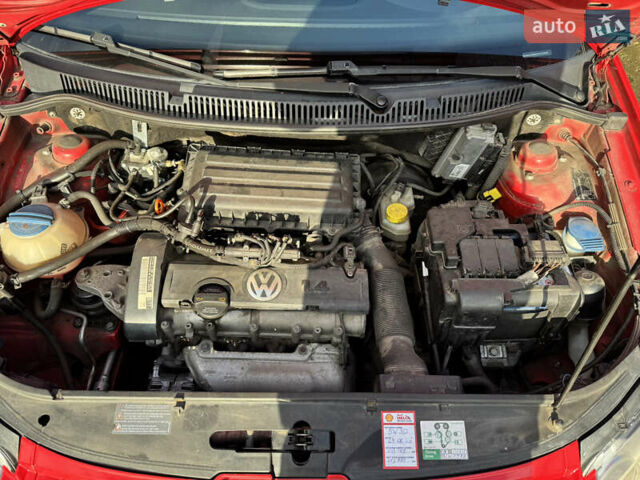 Красный Фольксваген Поло, объемом двигателя 1.4 л и пробегом 105 тыс. км за 6400 $, фото 11 на Automoto.ua