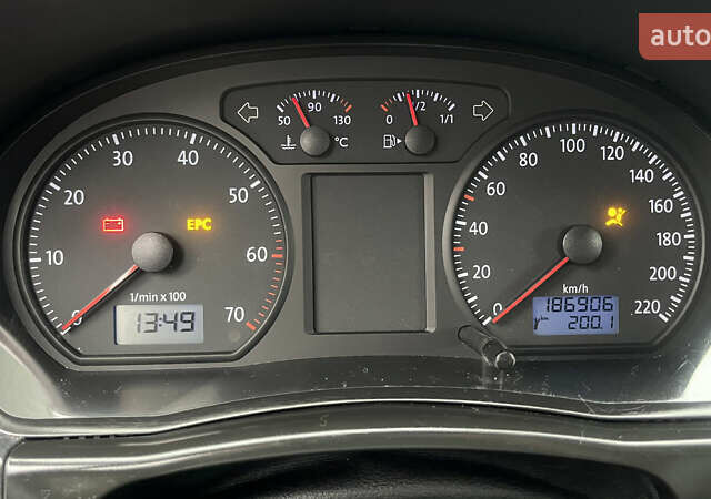 Красный Фольксваген Поло, объемом двигателя 1.4 л и пробегом 200 тыс. км за 4500 $, фото 20 на Automoto.ua