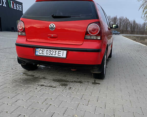 Красный Фольксваген Поло, объемом двигателя 1.2 л и пробегом 165 тыс. км за 3900 $, фото 4 на Automoto.ua