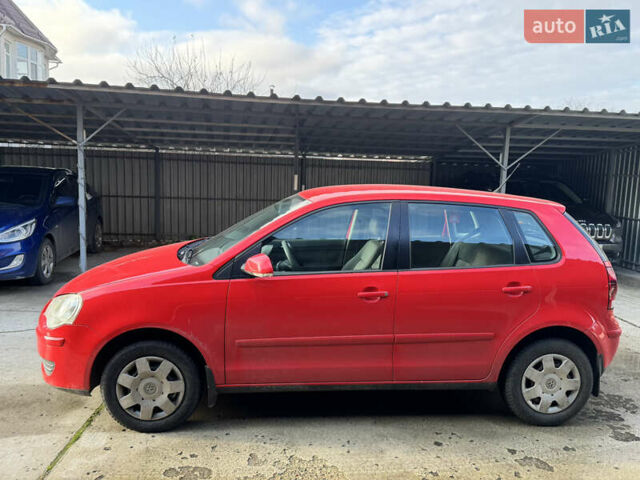 Красный Фольксваген Поло, объемом двигателя 1.4 л и пробегом 105 тыс. км за 6400 $, фото 2 на Automoto.ua
