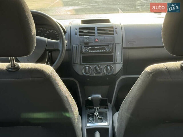 Красный Фольксваген Поло, объемом двигателя 1.4 л и пробегом 105 тыс. км за 6400 $, фото 14 на Automoto.ua