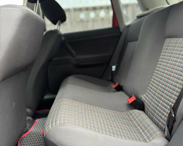 Красный Фольксваген Поло, объемом двигателя 1.39 л и пробегом 109 тыс. км за 6000 $, фото 6 на Automoto.ua