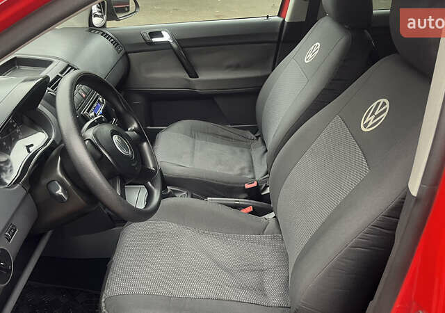 Красный Фольксваген Поло, объемом двигателя 1.4 л и пробегом 200 тыс. км за 4500 $, фото 10 на Automoto.ua