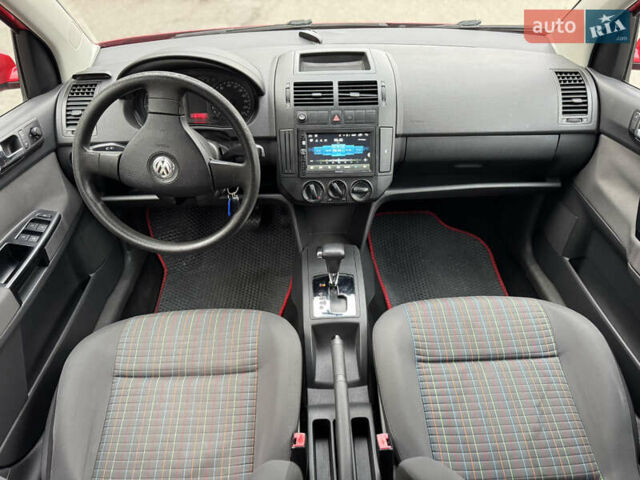 Красный Фольксваген Поло, объемом двигателя 1.39 л и пробегом 109 тыс. км за 6000 $, фото 8 на Automoto.ua