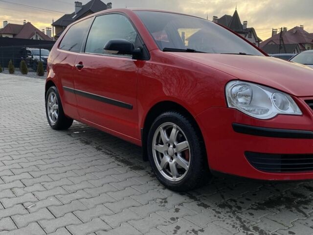 Червоний Фольксваген Поло, об'ємом двигуна 1.2 л та пробігом 159 тис. км за 3900 $, фото 2 на Automoto.ua