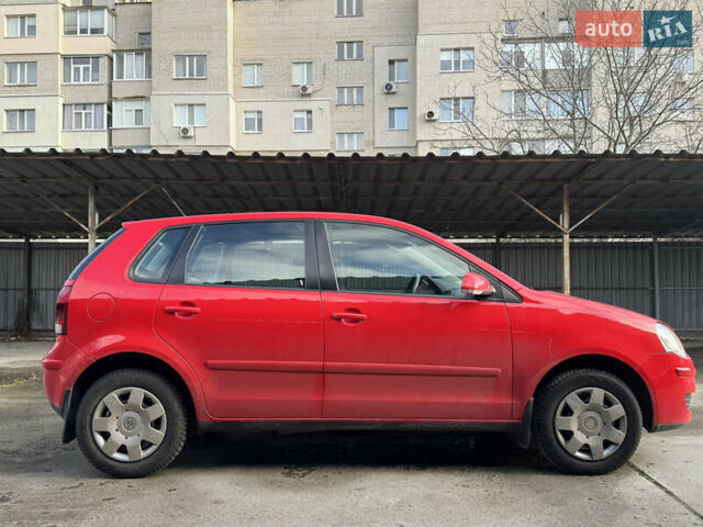 Красный Фольксваген Поло, объемом двигателя 1.4 л и пробегом 105 тыс. км за 6400 $, фото 6 на Automoto.ua