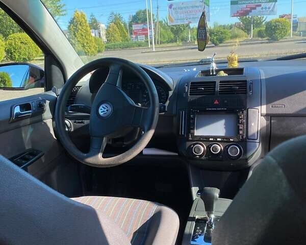 Красный Фольксваген Поло, объемом двигателя 1.4 л и пробегом 215 тыс. км за 4500 $, фото 9 на Automoto.ua