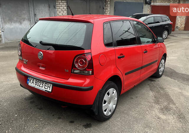 Красный Фольксваген Поло, объемом двигателя 1.4 л и пробегом 200 тыс. км за 4500 $, фото 4 на Automoto.ua