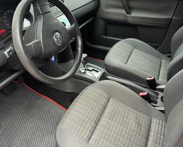 Красный Фольксваген Поло, объемом двигателя 1.39 л и пробегом 109 тыс. км за 6000 $, фото 11 на Automoto.ua