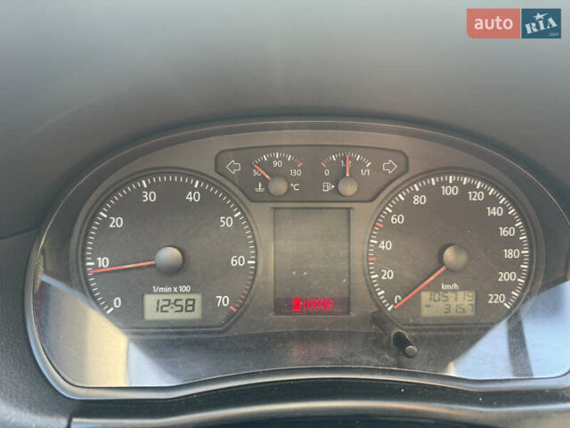 Красный Фольксваген Поло, объемом двигателя 1.4 л и пробегом 105 тыс. км за 6400 $, фото 17 на Automoto.ua