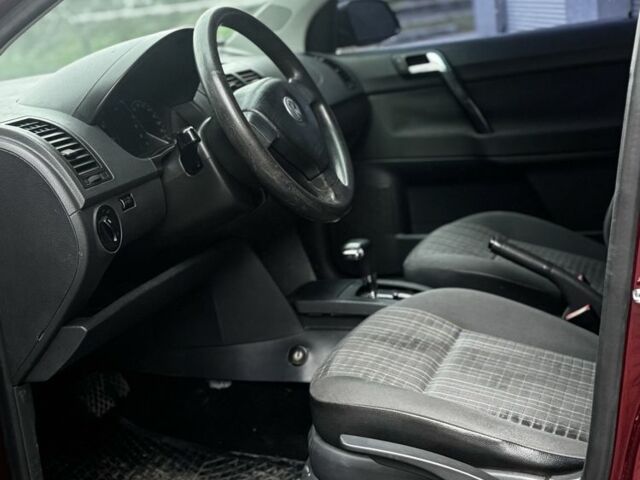 Красный Фольксваген Поло, объемом двигателя 1.4 л и пробегом 320 тыс. км за 3800 $, фото 3 на Automoto.ua