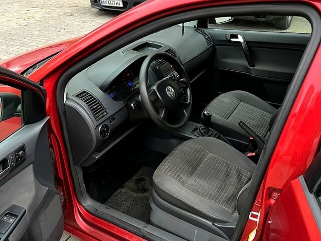 Червоний Фольксваген Поло, об'ємом двигуна 1.4 л та пробігом 193 тис. км за 2500 $, фото 6 на Automoto.ua