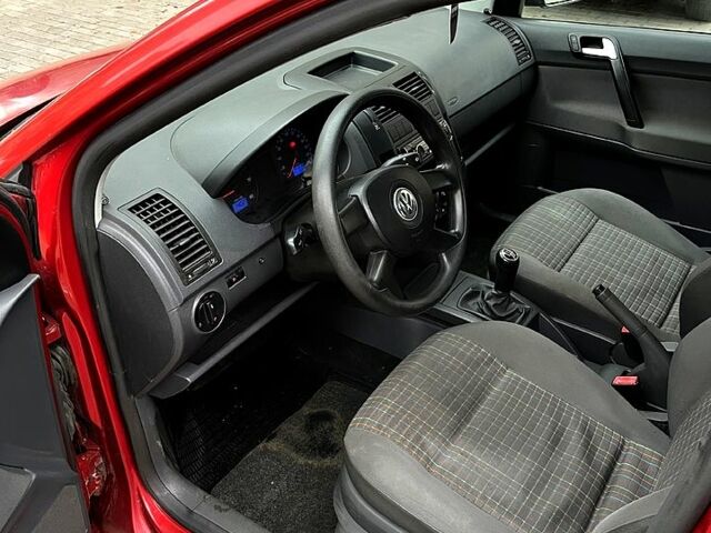 Червоний Фольксваген Поло, об'ємом двигуна 1.4 л та пробігом 193 тис. км за 2500 $, фото 3 на Automoto.ua