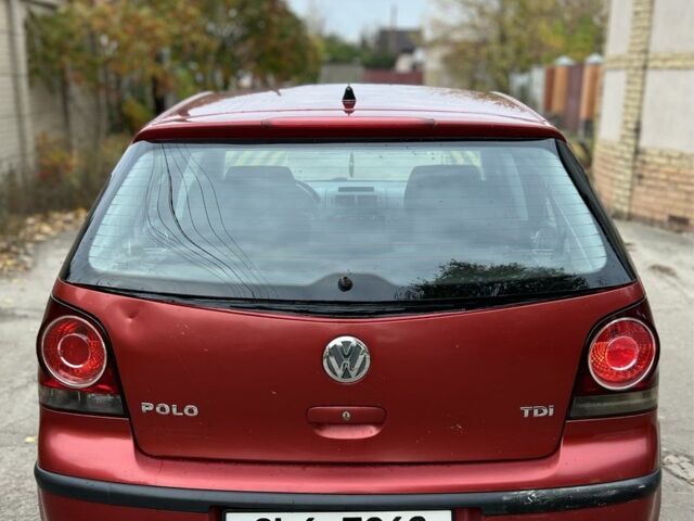 Красный Фольксваген Поло, объемом двигателя 0 л и пробегом 198 тыс. км за 2350 $, фото 4 на Automoto.ua