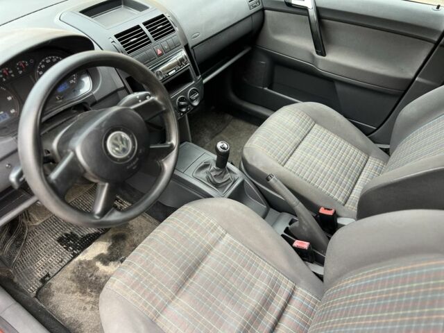 Красный Фольксваген Поло, объемом двигателя 0 л и пробегом 198 тыс. км за 2350 $, фото 6 на Automoto.ua