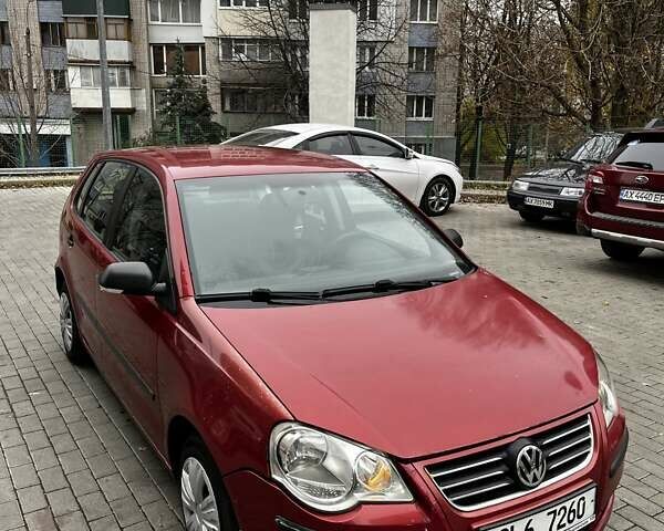 Червоний Фольксваген Поло, об'ємом двигуна 1.4 л та пробігом 195 тис. км за 2600 $, фото 5 на Automoto.ua