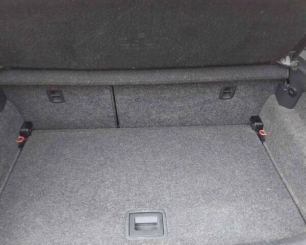 Красный Фольксваген Поло, объемом двигателя 1.6 л и пробегом 253 тыс. км за 6500 $, фото 7 на Automoto.ua