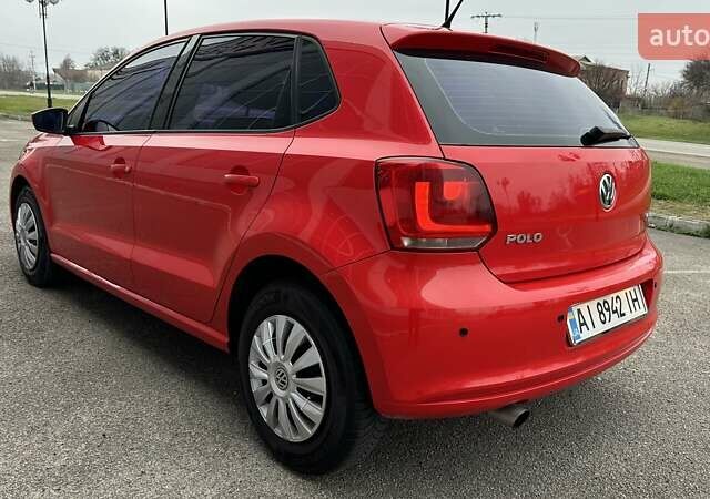 Красный Фольксваген Поло, объемом двигателя 1.39 л и пробегом 158 тыс. км за 6950 $, фото 7 на Automoto.ua