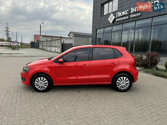 Красный Фольксваген Поло, объемом двигателя 1.39 л и пробегом 158 тыс. км за 6900 $, фото 4 на Automoto.ua