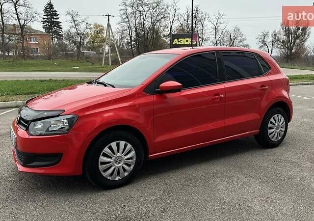 Красный Фольксваген Поло, объемом двигателя 1.39 л и пробегом 158 тыс. км за 6950 $, фото 1 на Automoto.ua