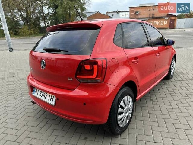 Красный Фольксваген Поло, объемом двигателя 1.39 л и пробегом 158 тыс. км за 6900 $, фото 2 на Automoto.ua