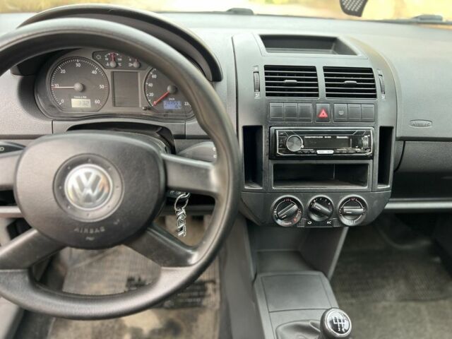 Красный Фольксваген Поло, объемом двигателя 0 л и пробегом 198 тыс. км за 2350 $, фото 7 на Automoto.ua