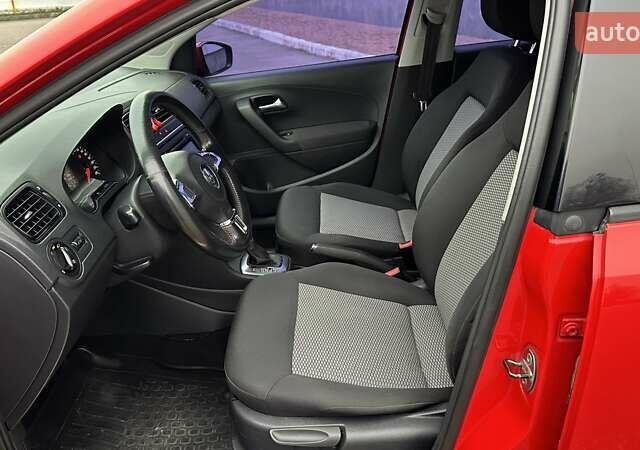 Красный Фольксваген Поло, объемом двигателя 1.39 л и пробегом 158 тыс. км за 6900 $, фото 11 на Automoto.ua