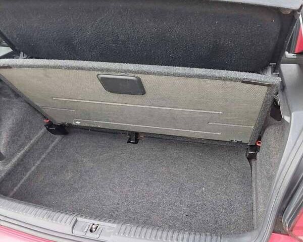 Красный Фольксваген Поло, объемом двигателя 1.6 л и пробегом 253 тыс. км за 6500 $, фото 5 на Automoto.ua