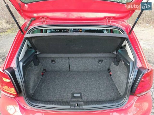 Червоний Фольксваген Поло, об'ємом двигуна 1.2 л та пробігом 200 тис. км за 5550 $, фото 34 на Automoto.ua
