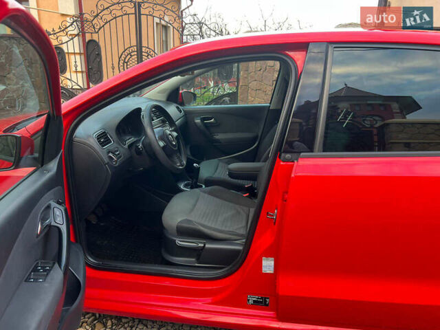 Красный Фольксваген Поло, объемом двигателя 1.2 л и пробегом 199 тыс. км за 5250 $, фото 29 на Automoto.ua