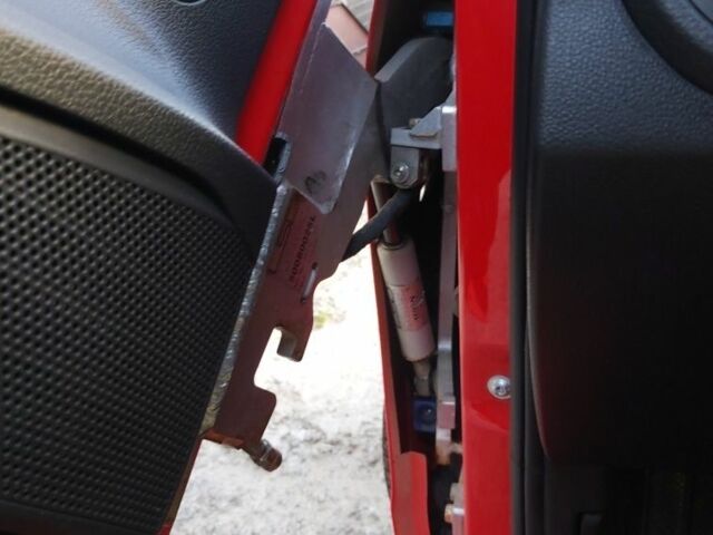 Красный Фольксваген Поло, объемом двигателя 1.2 л и пробегом 150 тыс. км за 5200 $, фото 6 на Automoto.ua